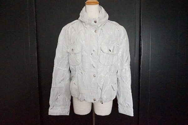 【イタリヤ ジャケットを買取しました】くしゃくしゃとまとまったデザイン