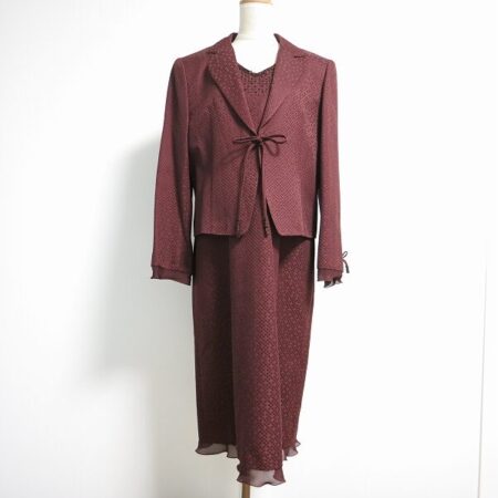 レリアンのワンピーススーツをお買取｜シルクとスパンコールのベストコラボ