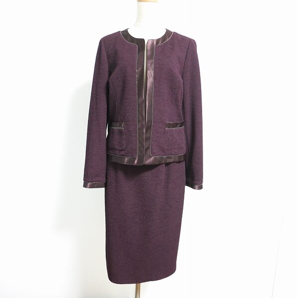 出張買取したレリアンのスカートスーツをご紹介！ジャストな紫で余裕な雰囲気を
