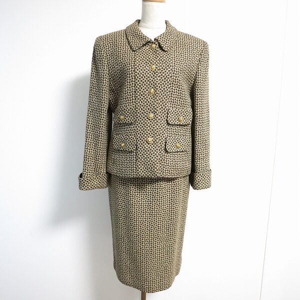 【スカートスーツ】レリアンのお洋服です!シルク素材と金ボタンが上級