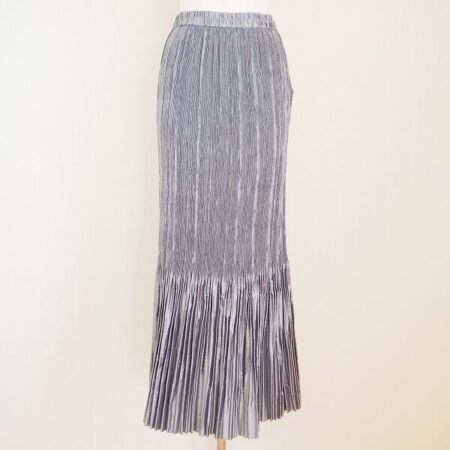 言葉を失う美しさ スペッチオのスカートを出張買取しました