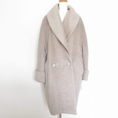 伊太利屋のアルパカコートをタグ付き未使用で買取致しました