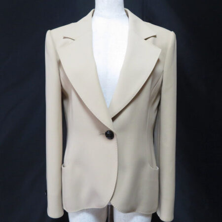 【ジュンアシダのジャケットをお買取】飾り気がなく聡明さが出せる