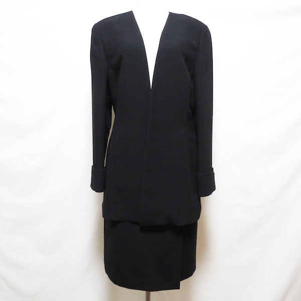 出張買取ご利用のお客様より買取しましたヒロココシノのスタイリッシュなスーツ