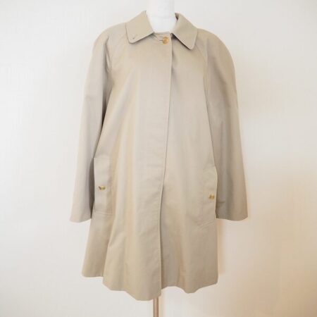 ラフな中にもエレガント感がある バーバリーのコートを買取しました