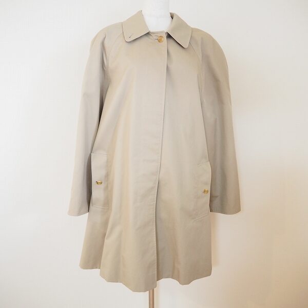 ラフな中にもエレガント感がある バーバリーのコートを買取しました