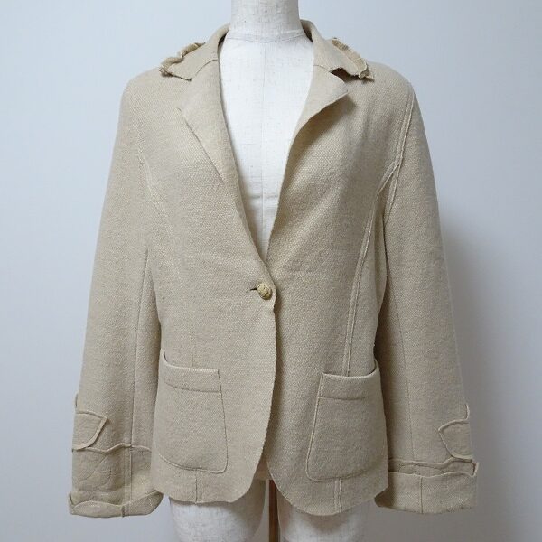 ベージュ×フリルの組み合わせで上品シック｜ミラショーンのジャケットを買取しました！