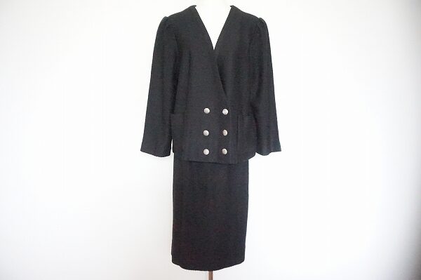 斉藤都世子のスカートスーツを買取しました｜ニットとは思えない高級感