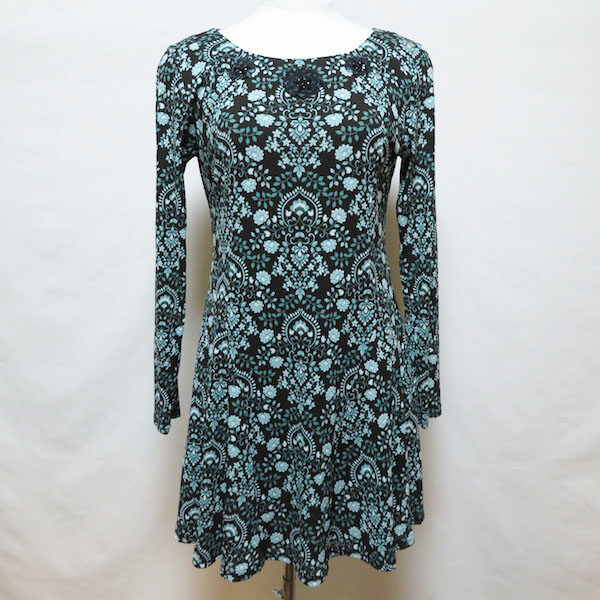 スーパービューティーのワンピースをお買取｜豪華なシルエットにときめく