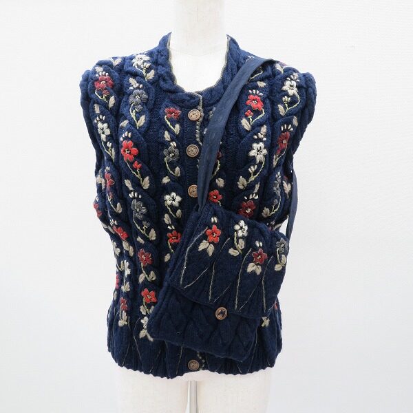 マックデイビッドのベストを出張買取しました！細かい花柄で気品ある雰囲気に