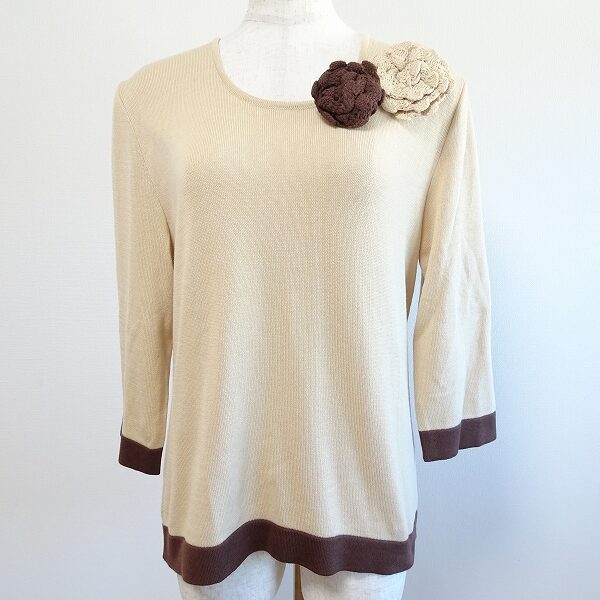 インゲボルグのカットソーを買取しました！品ある花ブローチが美しい