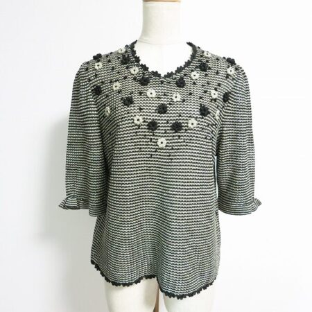 繊細ニットが素敵な斉藤都世子 ラメとビーズで程よくエレガント