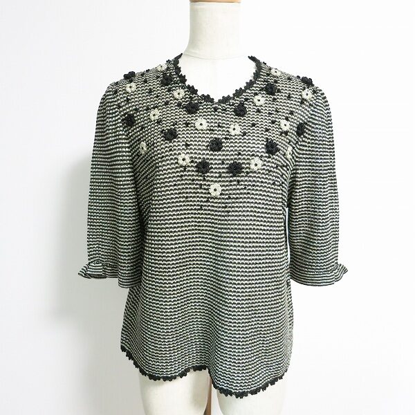 繊細ニットが素敵な斉藤都世子 ラメとビーズで程よくエレガント