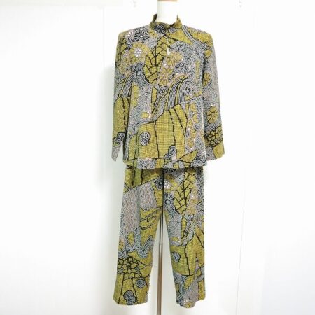 詩仙堂のセットアップを買取しました！からし色×黒のシックさ際立つ