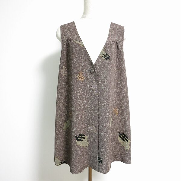 無地のシャツもしっとり決まる 詩仙堂の牛柄ジレを買取しました