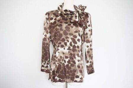 お買取したスカーフ付きで嬉しい！銀座マギー シャツ