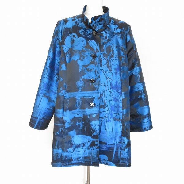 【リリアンビューティ お買取情報】冷静さ感じるブルーが見事なコートです