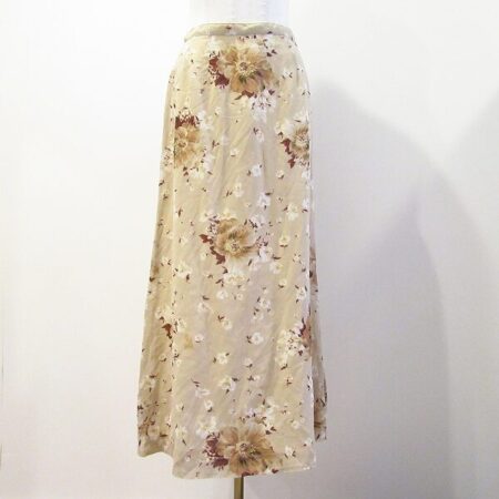 優しいインゲボルグらしい色合いが魅力的｜インゲボルグのスカート