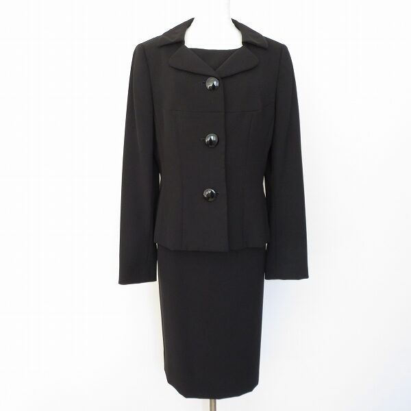 冷静さも感じられる ピエールカルダンのツーピースを買取しました