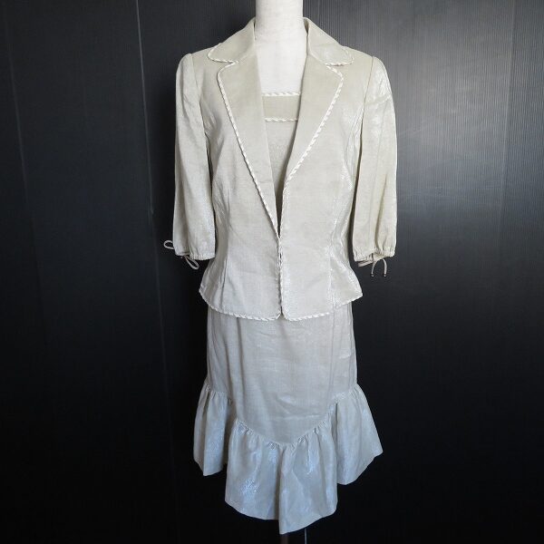 ミスアシダのワンピースーツを買取しました｜センス良く光るラメが素敵