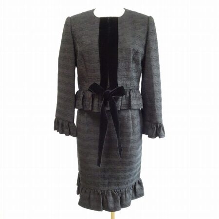 【出張買取】ベロアとリボンの可愛らしさも光る ミスアシダのスカートスーツ