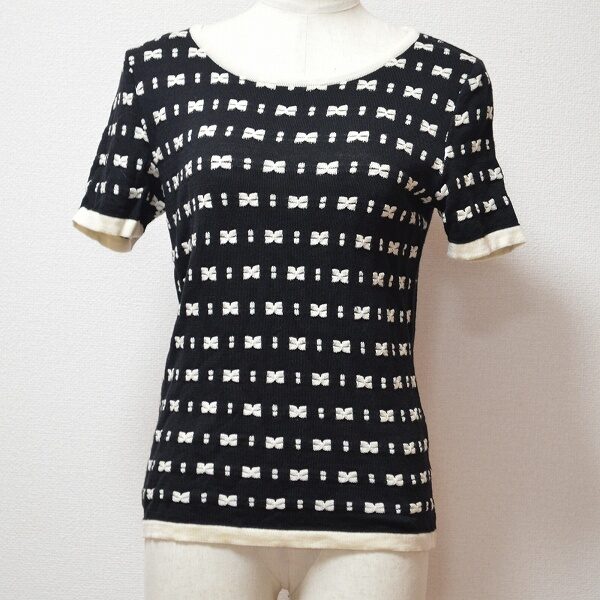 細かいリボンが可愛い ピエールカルダンのセーターを買取しました