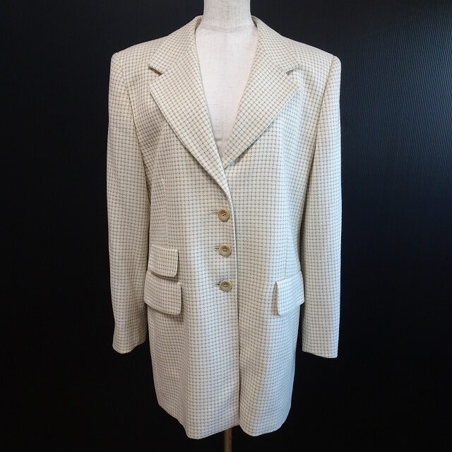 【出張買取しました】エスカーダのシンプルエレガントなジャケット