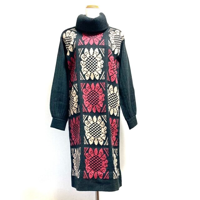 暖かく1枚で華やか！斉藤都世子のワンピースを買取させて頂きました