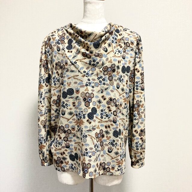 詩仙堂の和風モダンな総柄ブラウスを買取させて頂きました