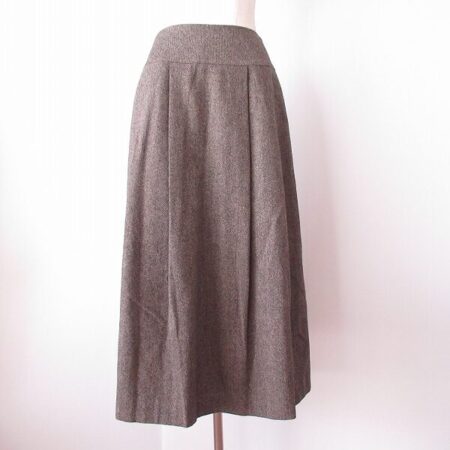 マーガレットハウエルのスカートを買取しました！スリムデザインにうっとり