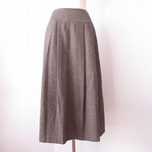 マーガレットハウエルのスカートを買取しました！スリムデザインにうっとり