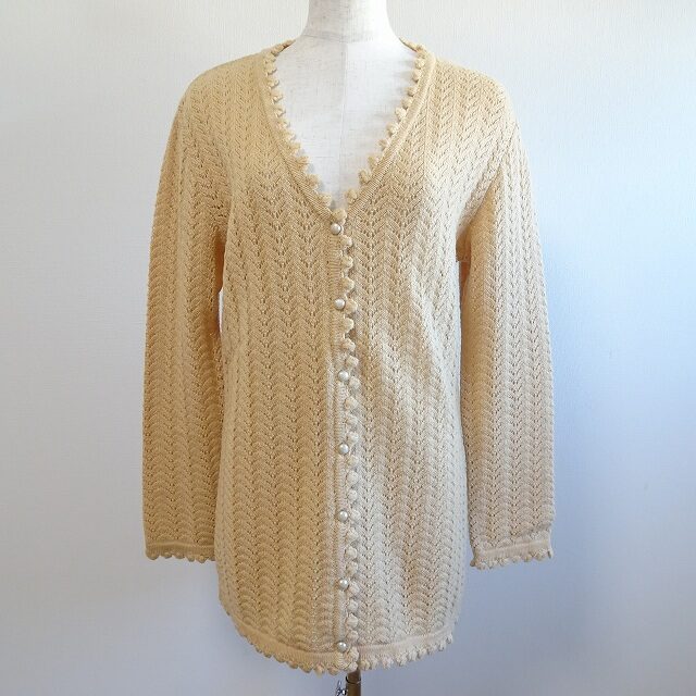 ユキトリイのカーディガンを買取しました｜透かし編みが可愛らしい！