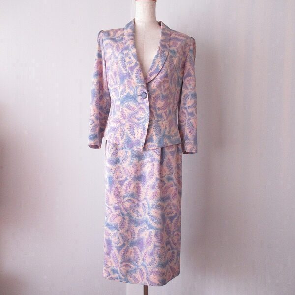 マーブル調で柔らかみある雰囲気を出せる サンネンザカのセットアップを買取しました