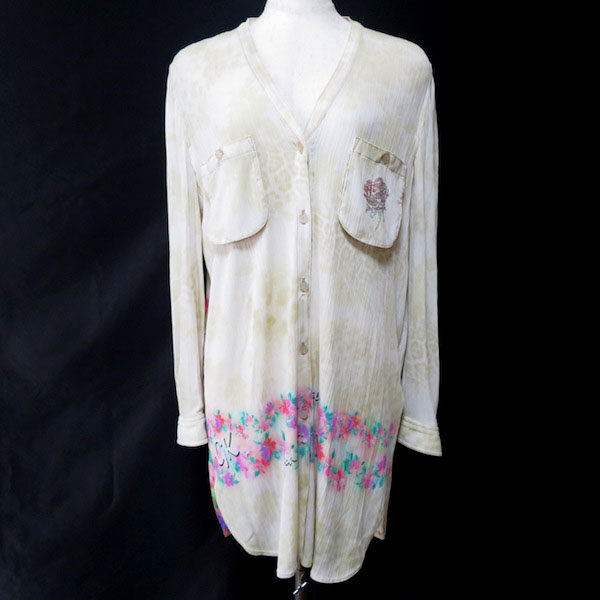 【GKITALIYA】カーディガンを出張買取！白×カラフルなお花でさわやかに