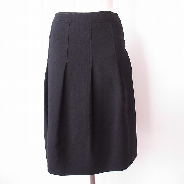 モスキーノの端然としたスカートを出張買取にて買取しました