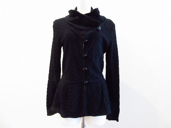 アルマーニコレツィオーニのニットをお買取！シンプルなのにセンス良く決まる