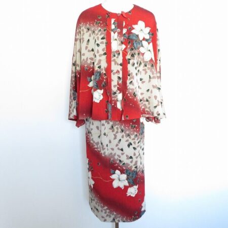 パキッとした赤に見とれる 詩仙堂のセットアップを買取しました