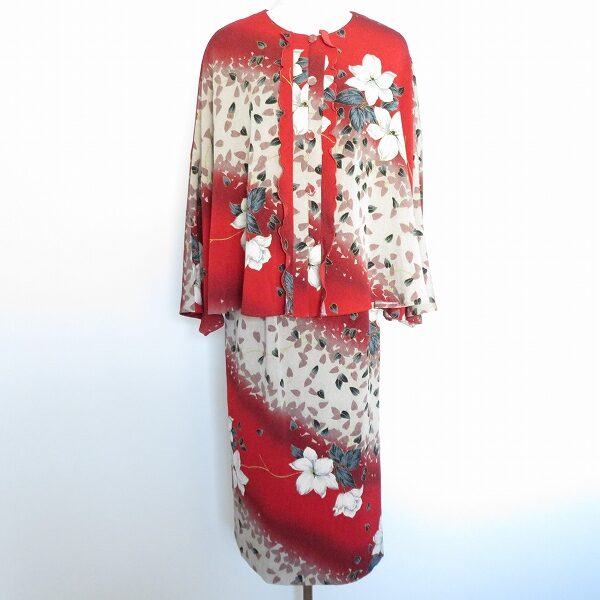 パキッとした赤に見とれる 詩仙堂のセットアップを買取しました