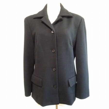 出張買取にて買取したどこか鋭さを感じるバーバリーのジャケット