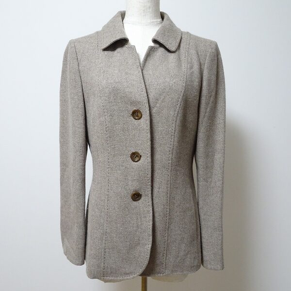 レリアンのジャケットを出張買取しました｜使いやすいグレージュが嬉しい