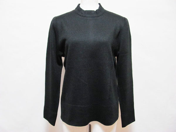 静けさ感じる黒 斉藤都世子のニットを買取しました