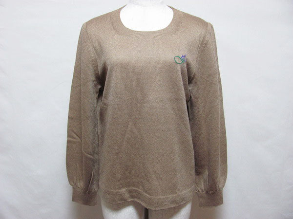 【斉藤都世子のニットをお買取】シンプルロゴが可愛い