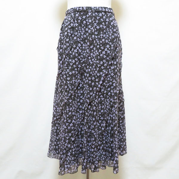 小さな花がキュートでエレガントにもなる！レリアンのスカートを買取しました