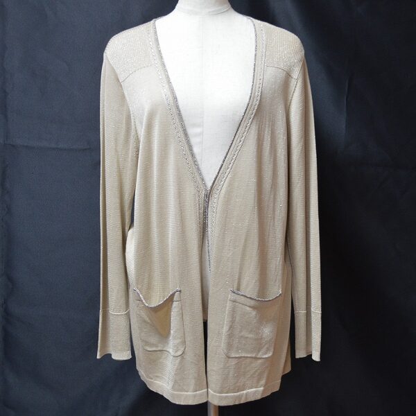 レリアンのカーディガンを買取しました！シンプルでスッキリ決まる