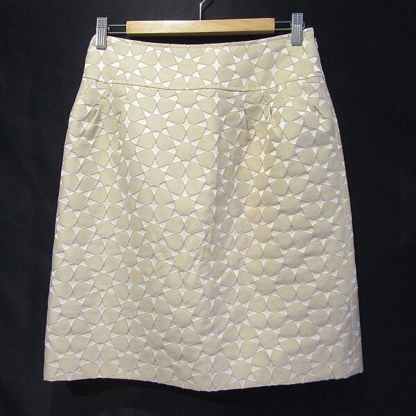 綺麗でスッキリ決まる！レリアンのスカートを買取しました