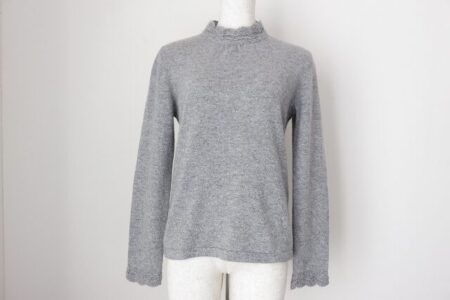 ほどよくタイトなレリアンのカシミヤニットを買取させて頂きました