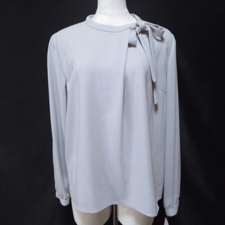 レリアンのカットソーを買取しました！明るいグレーでしっとり女性に