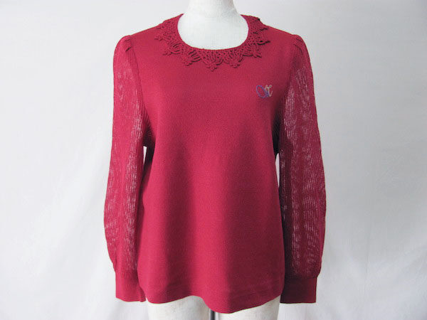 品のいい赤に陶酔する 斉藤都世子のニットを買取しました