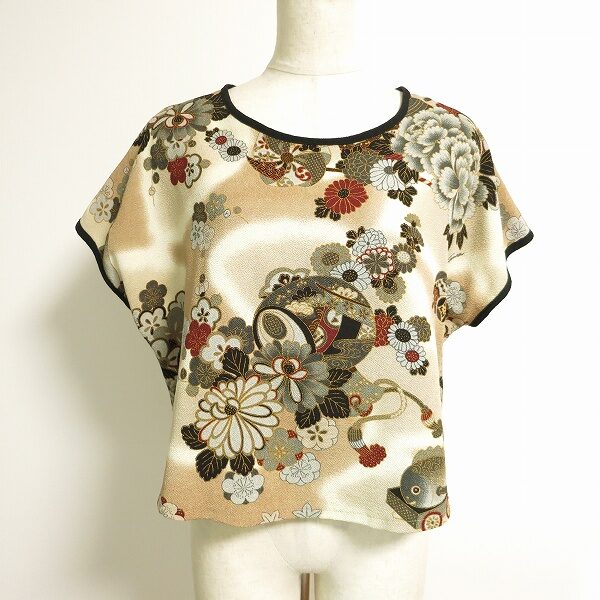 詩仙堂のカットソーを買取しました！物語の一部のような楽しさ