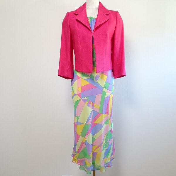 カラフルさが楽しい 銀座マギーのワンピーススーツ
